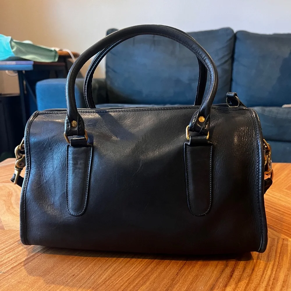 VINTAGE CÓRNER: COACH DESIGNER BONNIE CASHIN Black Leather Handbag with Strap - Picture 7 of 12